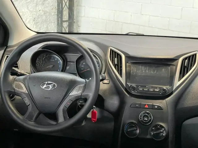 HB20S - 1.6 COMFORT PLUS 16V 4P AUTOMÁTICO