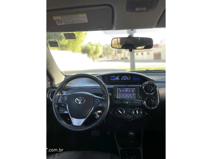 ETIOS 1.5 PLATINUM SEDAN 16V FLEX 4P AUTOMÁTICO