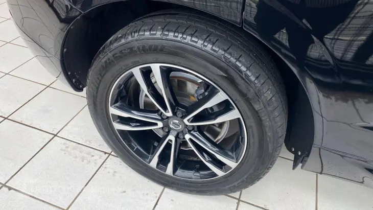 VOLVO XC60 2.0 D5 MOMENTUM AWD