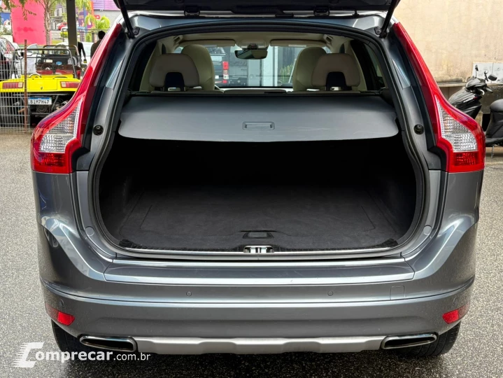 XC60 2.4 D5 Momentum AWD