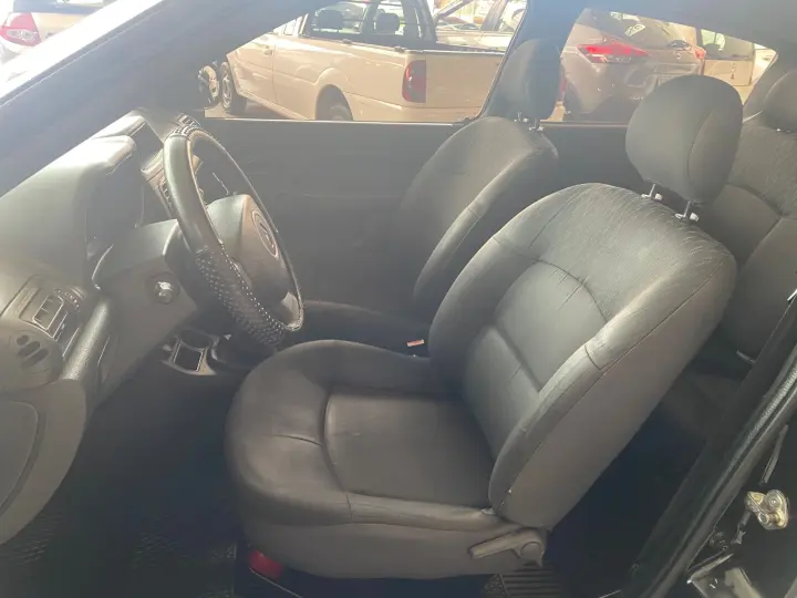 CLIO 1.0 Authentique 16V