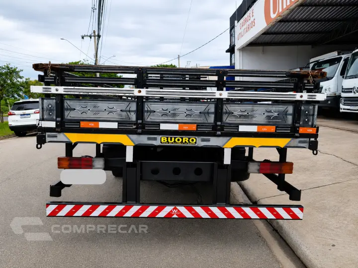 Accelo 915c + Carroceria
