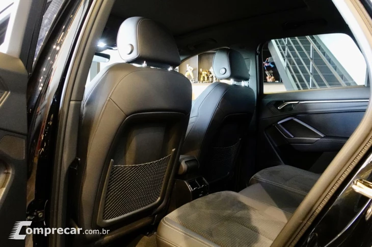 Q3 2.0 4P 40 TFSI PERFORMANCE BLACK QUATTRO TIPTRONIC AUTOMÁ