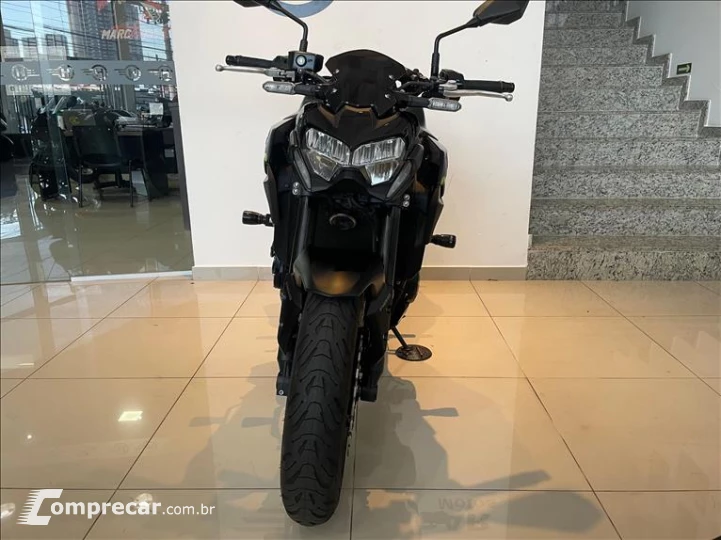 Z900