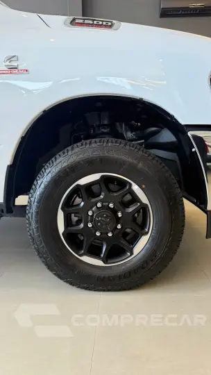 2500 6.7 I6 Turbo Laramie CD 4X4