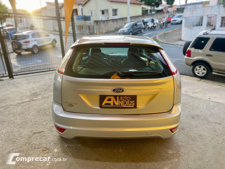 FOCUS 1.6 SE Hatch 16V