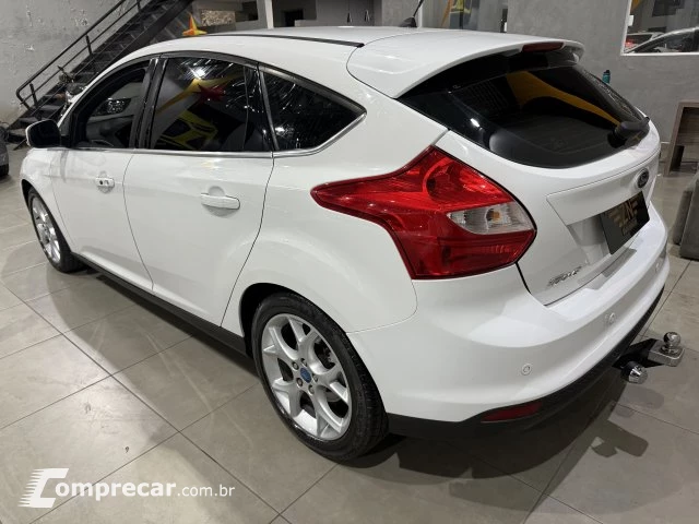 FOCUS HATCH - 2.0 TITANIUM 16V 4P POWERSHIFT