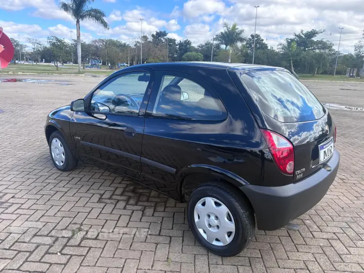 CELTA 1.0 MPFI Life 8V