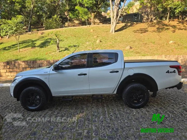 L200 TRITON 2.4 16V TURBO DIESEL OUTDOOR GLS CD 4
