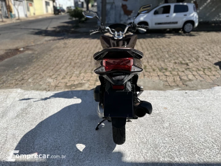 PCX 150 DLX