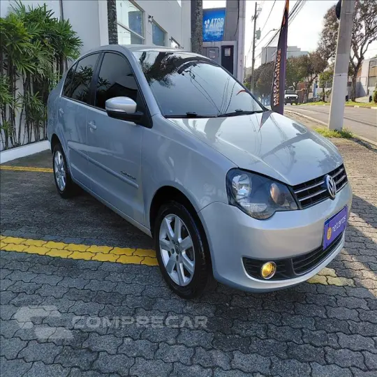 POLO SEDAN 1.6 MI COMFORTLINE 8V FLEX 4P MANUAL