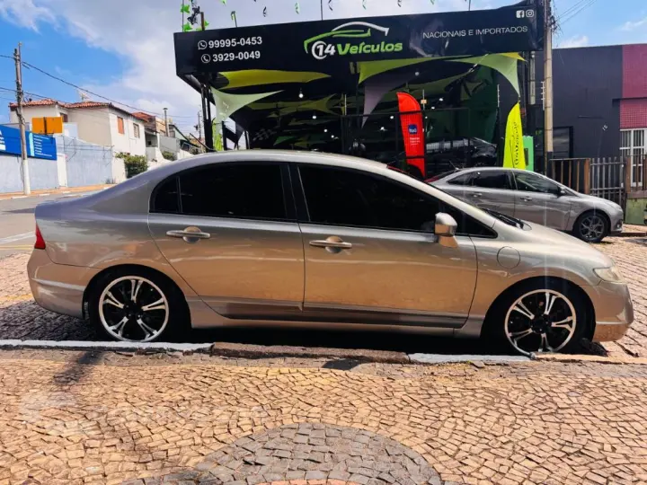 Civic Sedan LXS 1.8/1.8 Flex 16V Aut. 4p