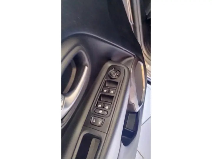 RENEGADE 1.8 16V FLEX LIMITED 4P AUTOMÁTICO