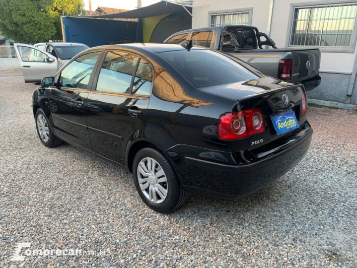 Polo Sedan 1.6 4P FLEX
