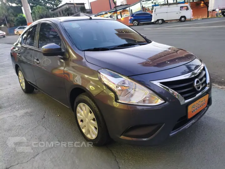 Versa Sedan 1.0 4P FLEX