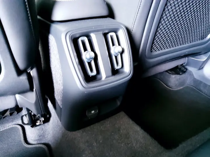 XC40 P8 RECHARGE ELECTRIC BEV PURE AWD