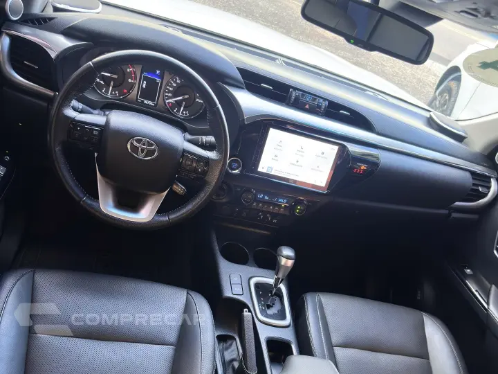 HILUX 2.8 D-4D TURBO DIESEL CD SRX 4X4 AUTOMÁTICO