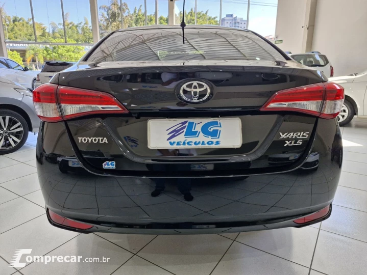 Yaris Sedan 1.5 16V 4P FLEX XLS MULTIDRIVE AUTOMÁTICO CVT