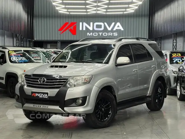 HILUX SW4 - 3.0 SRV 4X4 7 LUGARES 16V TURBO INTERCOOLER 4P A