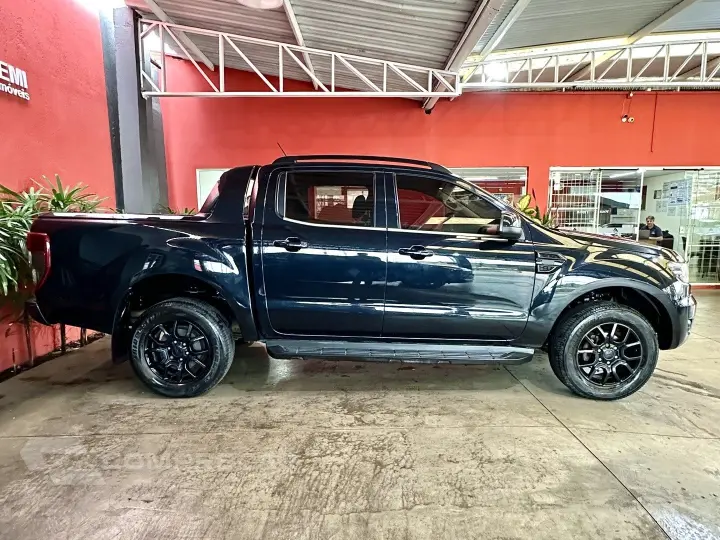 RANGER 2.2 BLACK 4X2 CD 16V DIESEL 4P AUTOMÁTICO