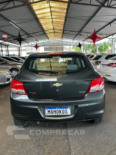 ONIX HATCH LS 1.0 8V FlexPower 5p Mec.