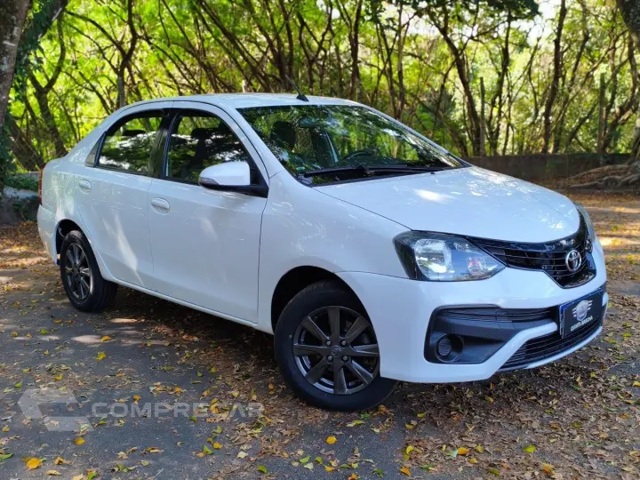 ETIOS 1.5 X PLUS SEDAN 16V FLEX 4P AUTOMÁTICO
