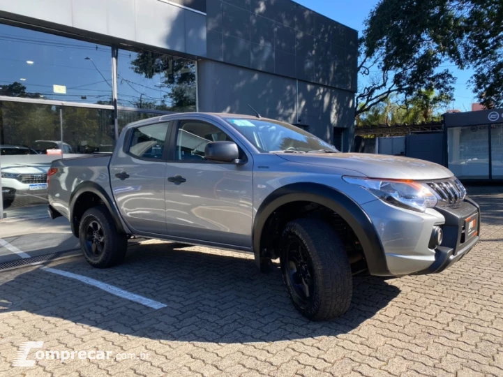 L200 TRITON 2.4 16V Turbo Outdoor GLS CD 4X4