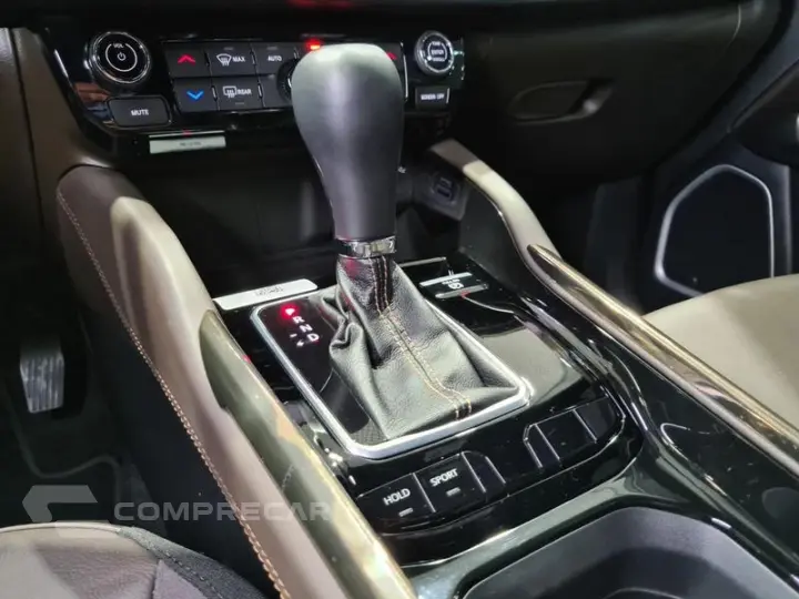 COMMANDER OVERLAND T270 1.3 TB FLEX AUT