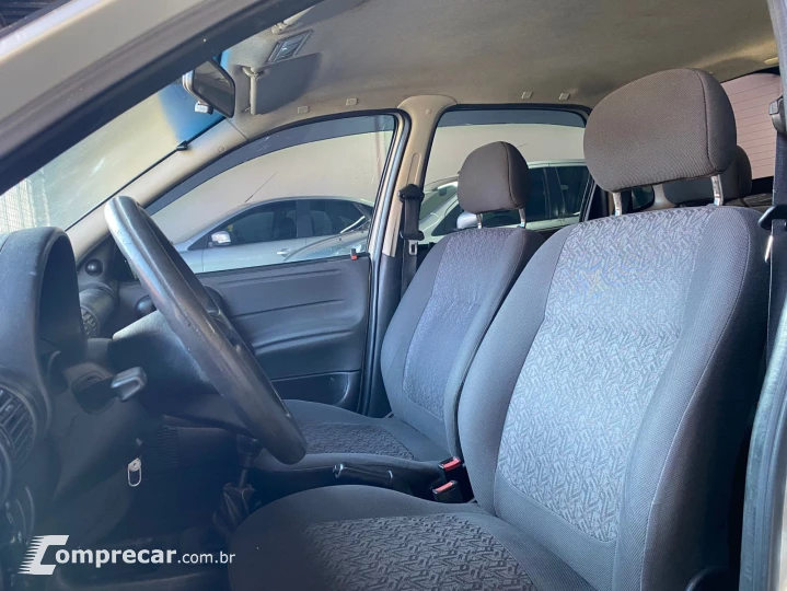 CORSA 1.6 MPFI Classic Sedan 8V