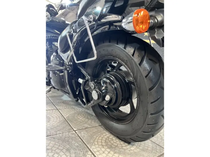 BOULEVARD M800
