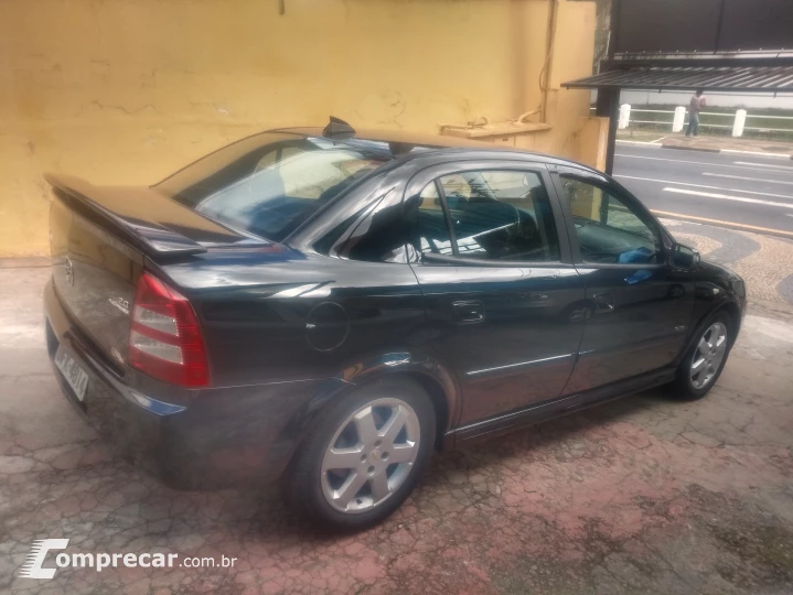 ASTRA 2.0 MPFI Elite Sedan 8V