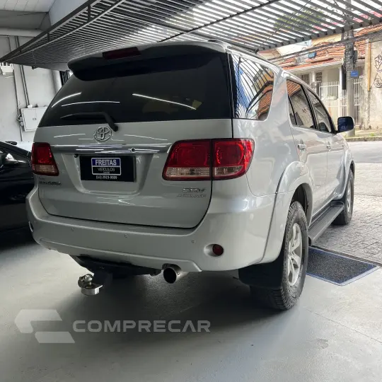 Hilux SW4 SRV D4-D 4x4 3.0 TDI Dies. Aut