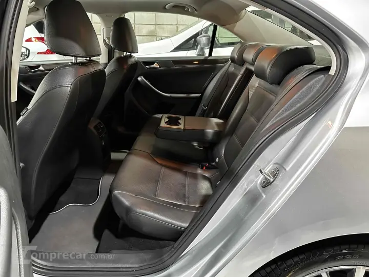 JETTA 2.0 COMFORTLINE FLEX 4P TIPTRONIC