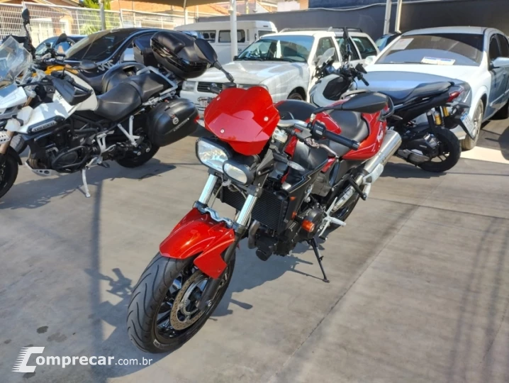 F 800