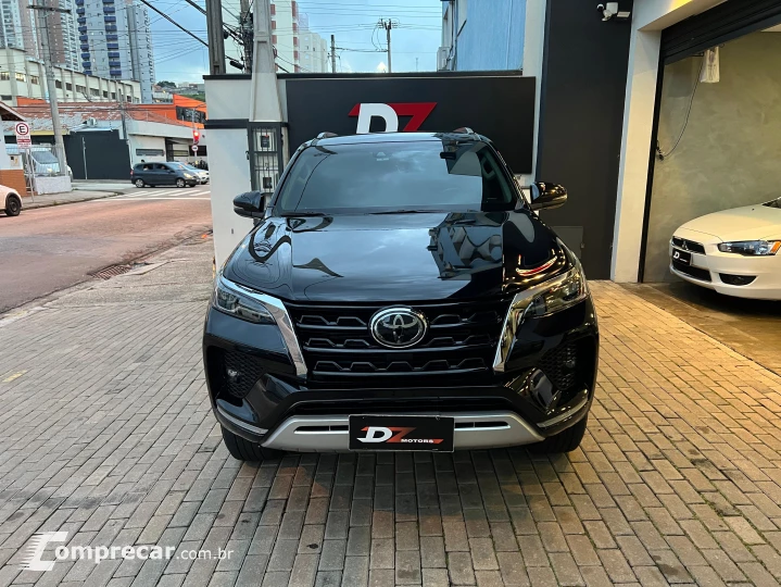 HILUX SW4 2.8 D-4d Turbo SRX 7L 4X4
