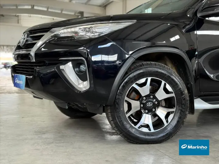 HILUX SW4 2.8 SRX DIAMOND 4X4 7 LUGARES 16V TURBO