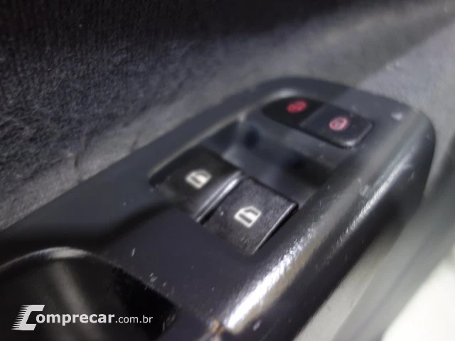 VOYAGE - 1.0 MI 8V 4P MANUAL