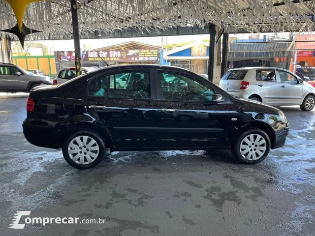 POLO SEDAN - 1.6 MI 8V 4P MANUAL