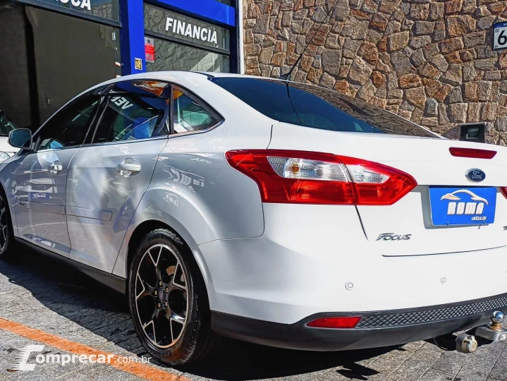 Focus 2.0 Titanium Sedan 16V Flex 4P Automático