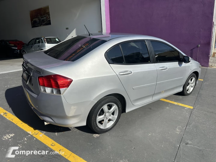 CITY 1.5 LX Sedan 16V