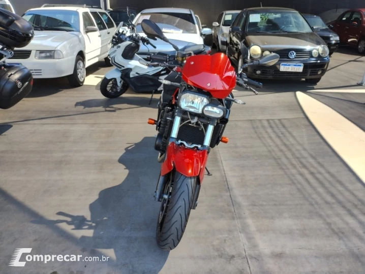 F 800