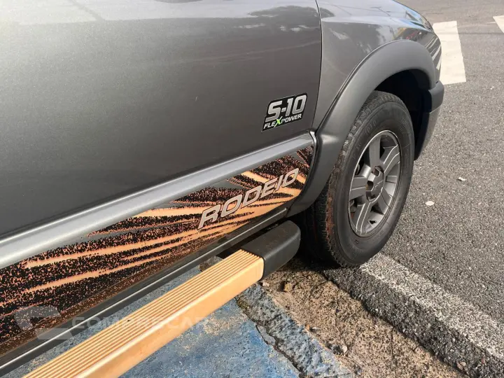 S10 2.4 MPFI RODEIO 4X2 CD 8V FLEX 4P MANUAL