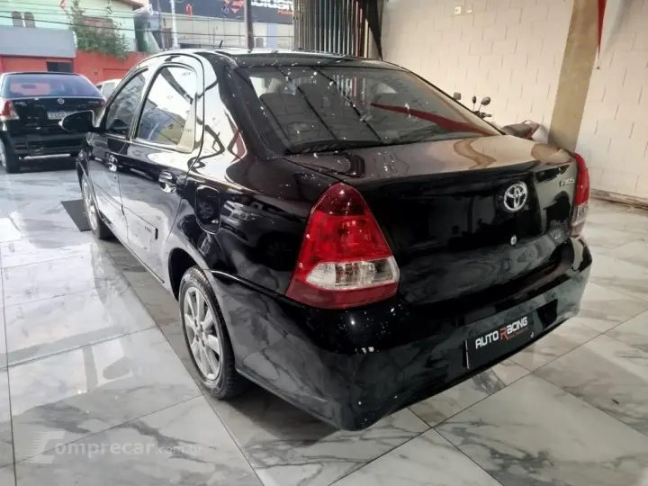 ETIOS SEDAN