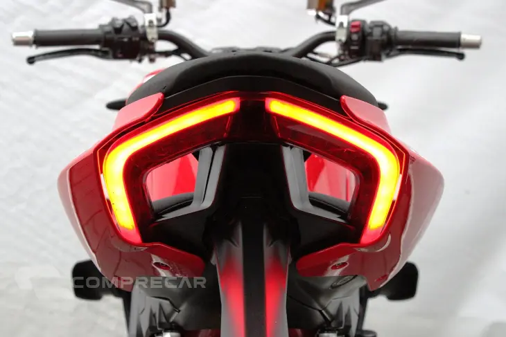 DUCATI STREETFIGHTER V4 S