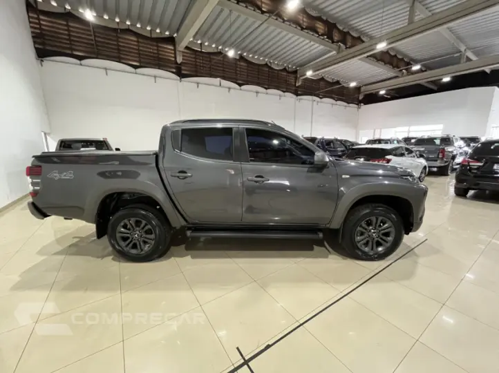 L200 TRITON 2.4 16V Turbo Sport Outdoor GLS CD 4X4