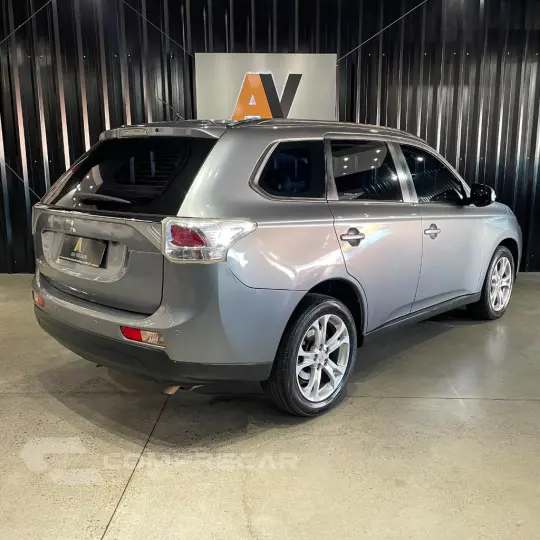 OUTLANDER 2.0 16V 160cv Aut.