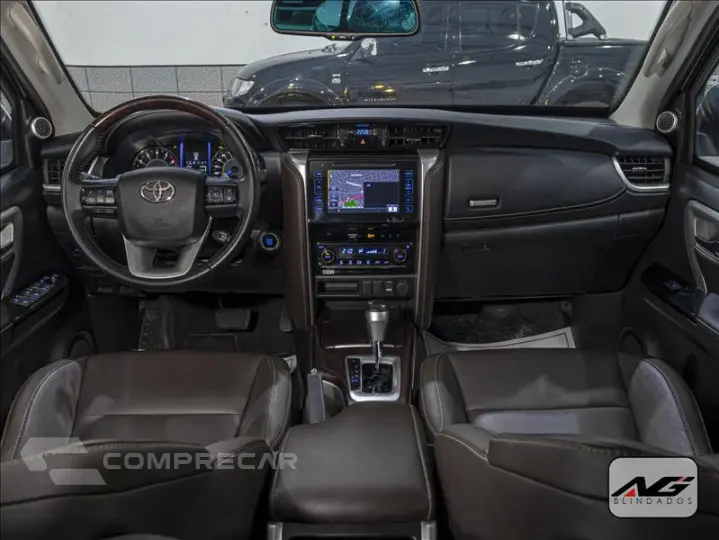 HILUX SW4 2.7 SRV 7 Lugares 4X2 16V