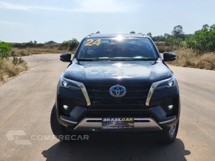 HILUX SW4 2.8 D-4D TURBO DIESEL SRX 4X4 AUTOMÁTICO