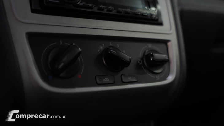 VOYAGE 1.6 C 8V