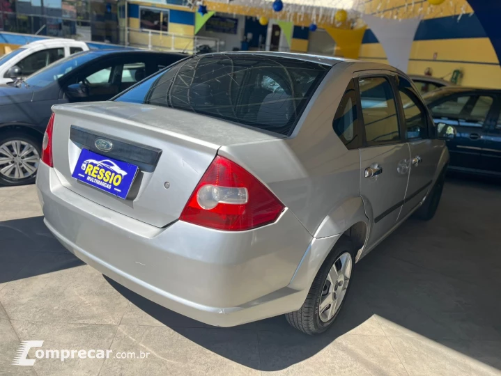 FIESTA 1.6 MPI Class Sedan 8V